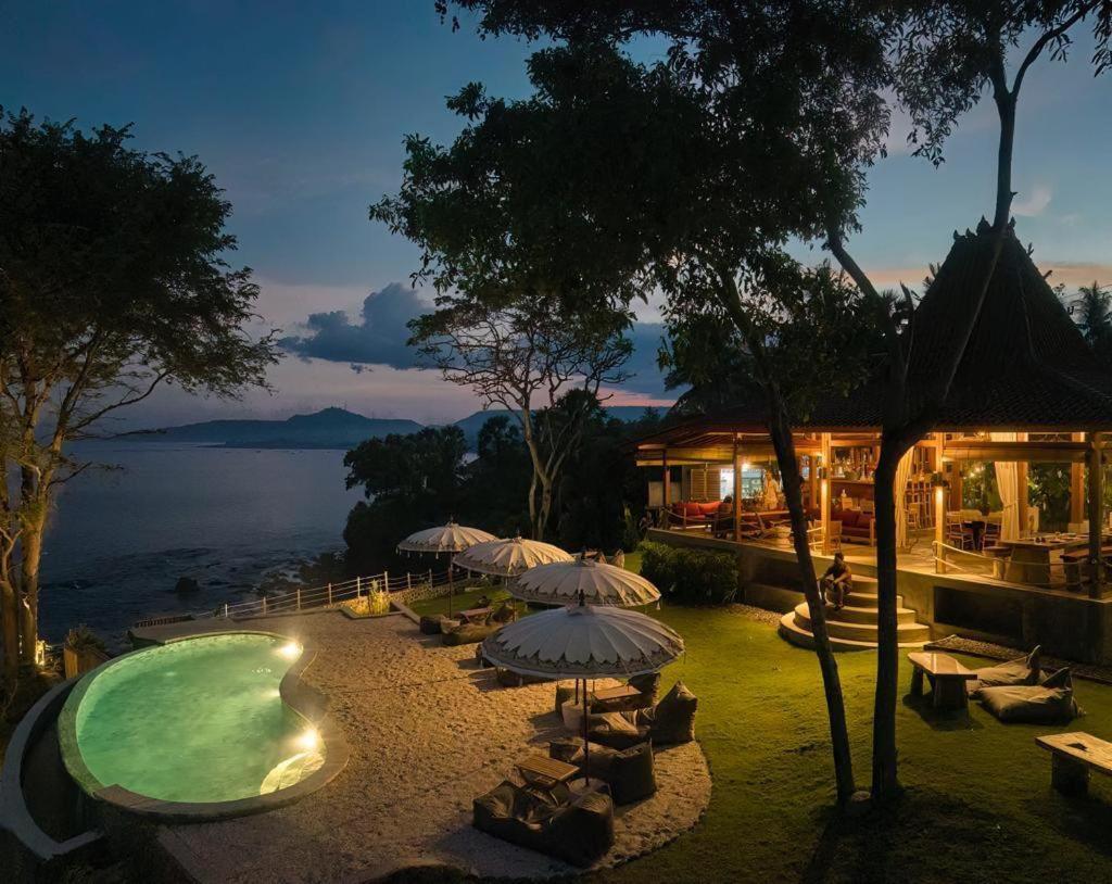 Bali Cliff Glamping Hotel Seraya Exterior foto